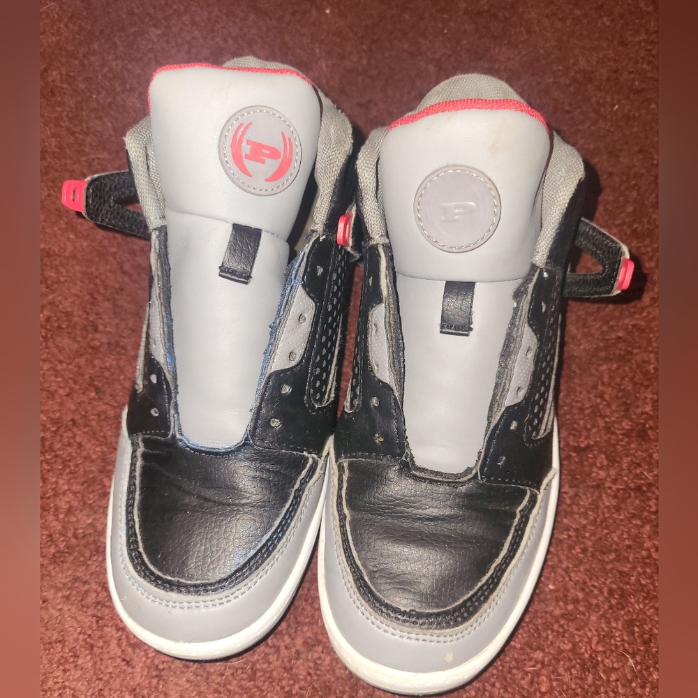 Kids Phat Farm shoes size 4